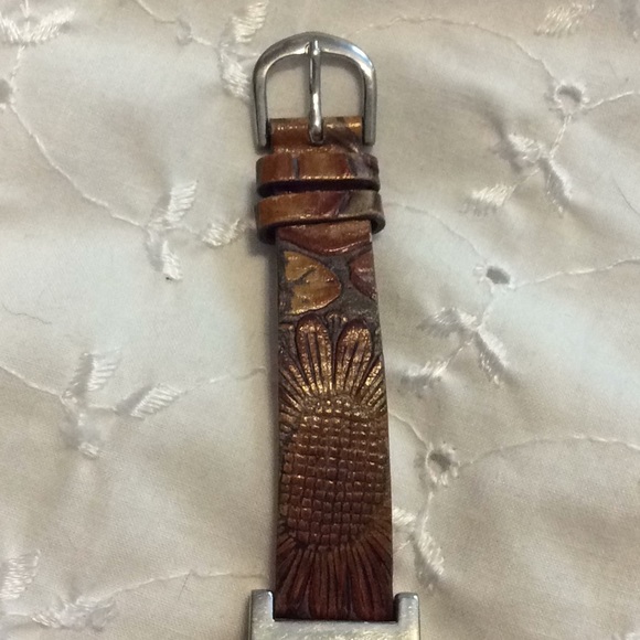 💕 Studio C genuine leather sunflowers watch - Picture 4 of 13